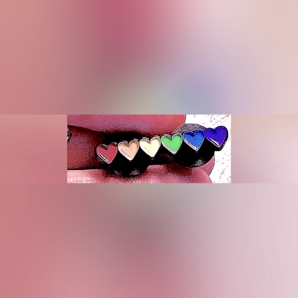 1 LGBTQ+ Rainbow Pride Flag 🏳️‍🌈 of Hearts Pin